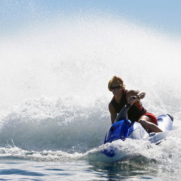 Jet Ski & Olahraga Air di Pantai Kedonganan