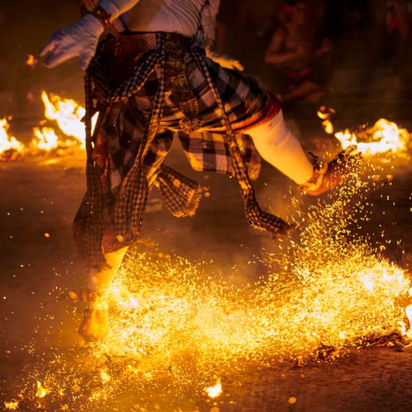 Tari Kecak Api di Pura Uluwatu