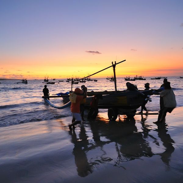Wisata Memancing Tradisional